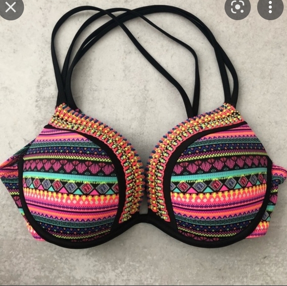 Bikini Set - Picture 3 of 7